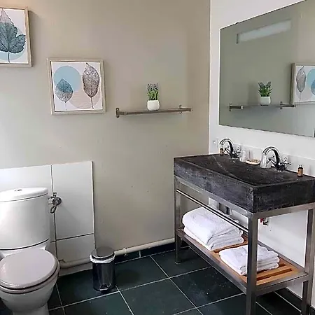 Le Clos Des Дом отдыха *
